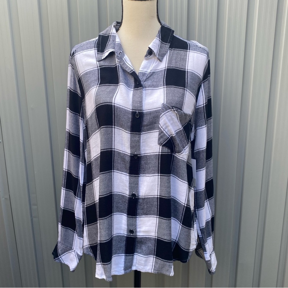 Bp Black and white plaid button down long sleeve shirt